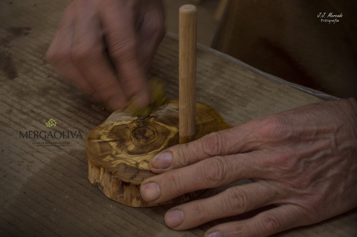 Mortero de madera de olivo maja aprox regalo Ø 12 x ↑ 7-9 cm What the Art!® Olive Wood «Le Conique» M 